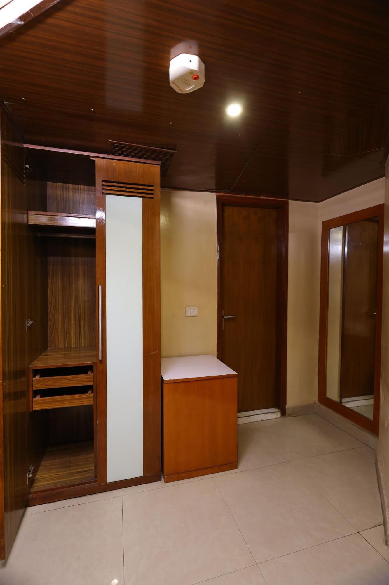 ניו דלהי Airport Hotel Ramhan Palace Mahipalpur מראה חיצוני תמונה