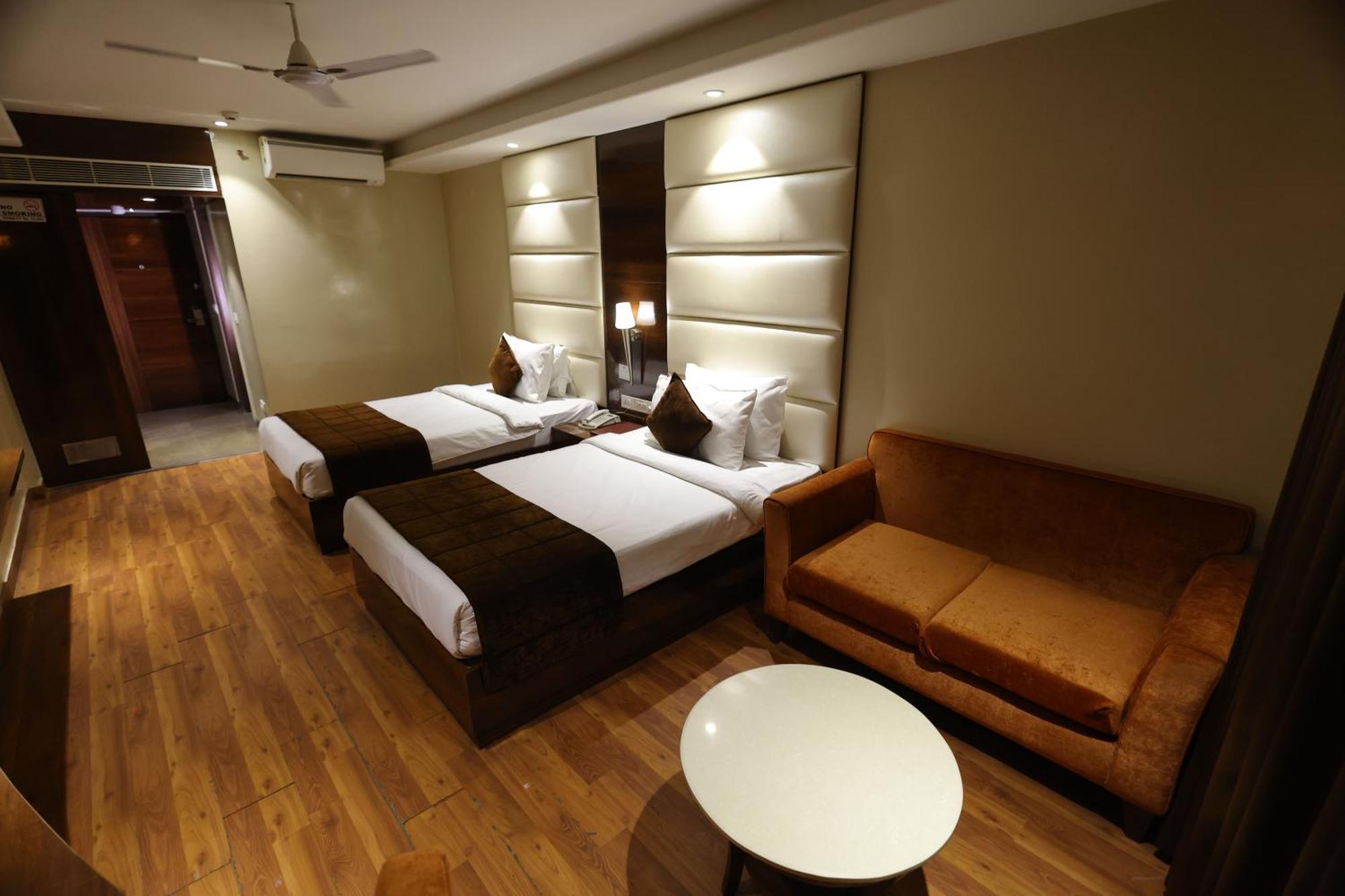 ניו דלהי Airport Hotel Ramhan Palace Mahipalpur מראה חיצוני תמונה