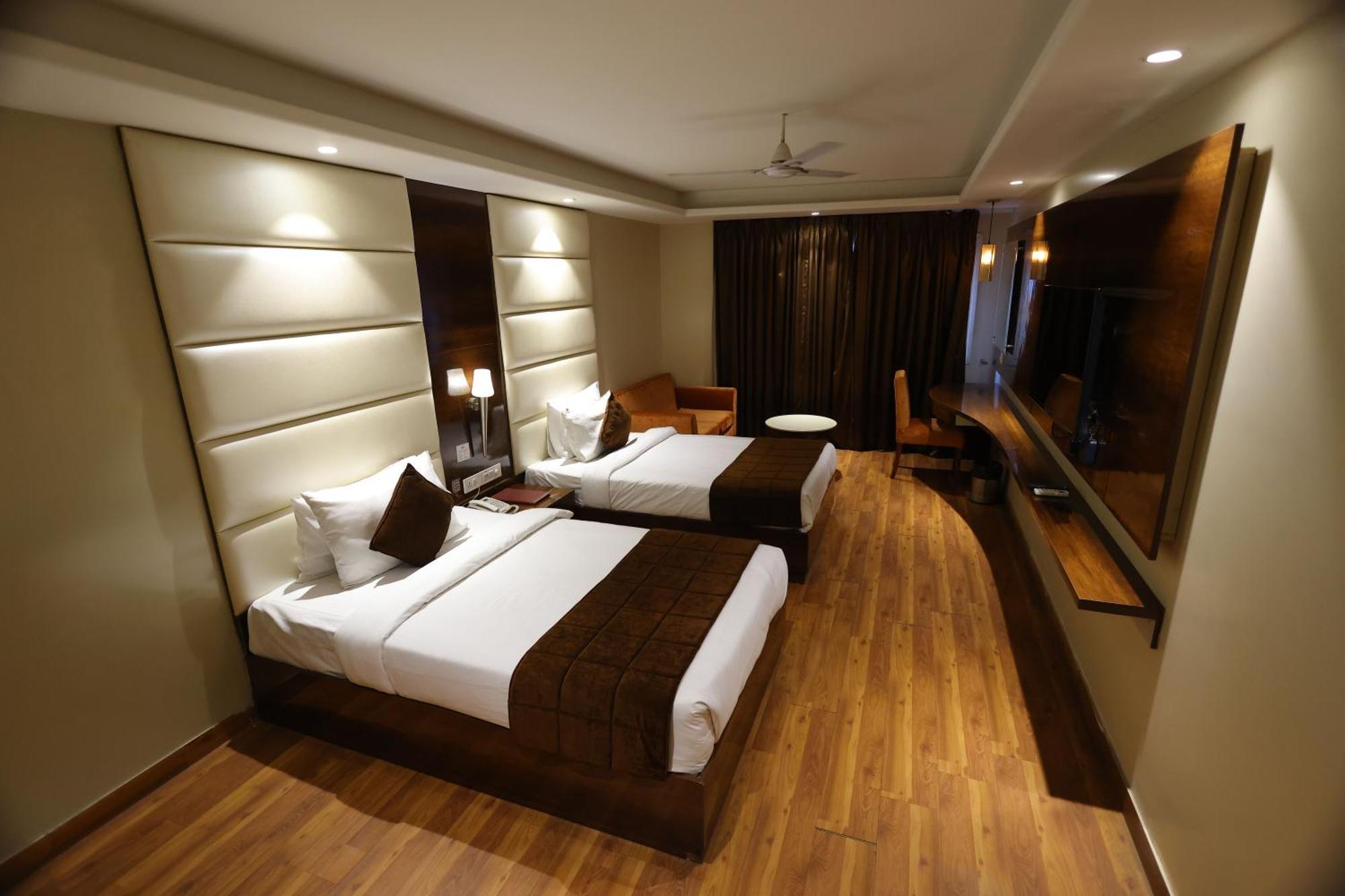 ניו דלהי Airport Hotel Ramhan Palace Mahipalpur מראה חיצוני תמונה