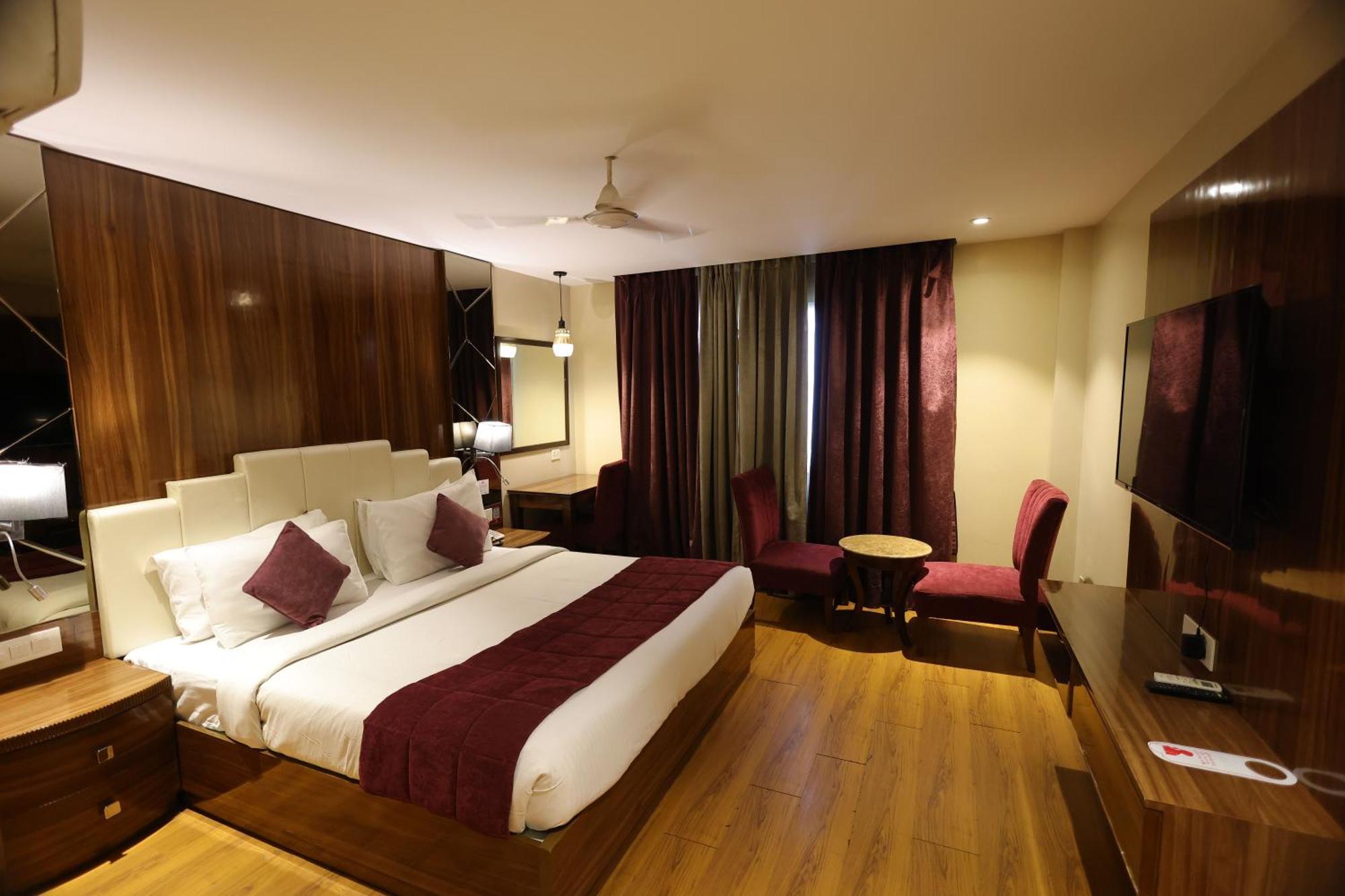 ניו דלהי Airport Hotel Ramhan Palace Mahipalpur מראה חיצוני תמונה